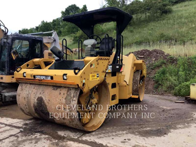 2015 COMPACTORS CATERPILLAR CB64