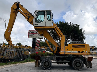 2010 Excavator - Material Handler LIEBHERR A924C