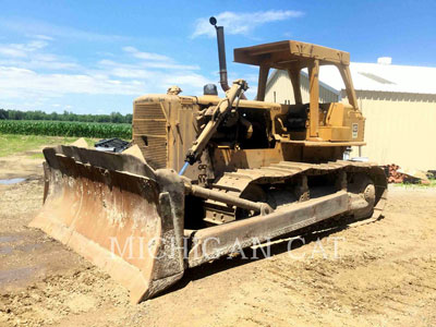 1977 TRACK TYPE TRACTORS CAT D8K