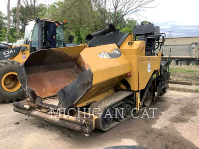 2012 ASPHALT PAVERS CAT AP555E