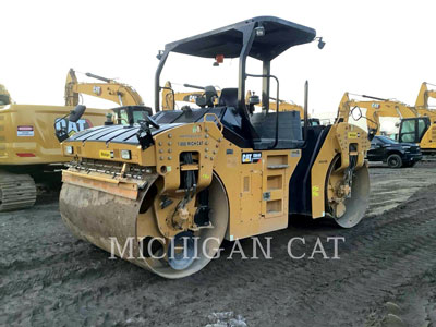 2015 VIBRATORY DOUBLE DRUM ASPHALT CAT CB64B