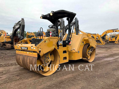 2015 VIBRATORY DOUBLE DRUM ASPHALT CAT CB64