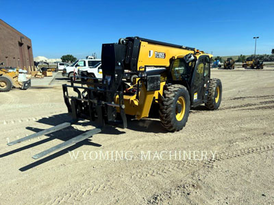 2023 TELEHANDLER CAT TL1055