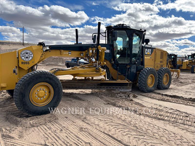 2017 MOTOR GRADERS CAT 140M3