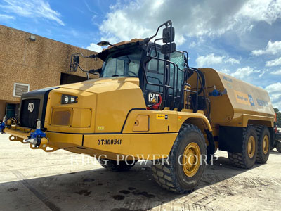 2022 WATER TRUCKS CAT 725WW