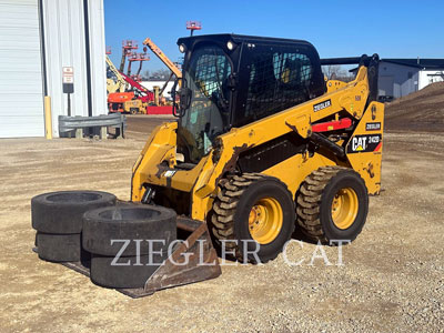 2015 SKID STEER LOADERS CAT 242D