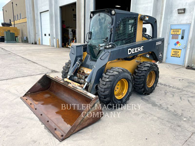 2011 SKID STEER LOADERS DEERE & CO. 332D