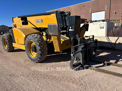 2023 TELEHANDLER CAT TL1255-05