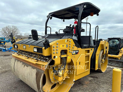 2021 COMPACTORS CAT CB15-01