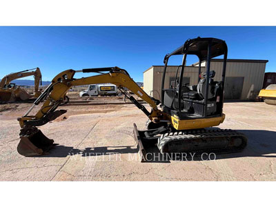 2018 TRACK EXCAVATORS CAT 302.7DC1TH